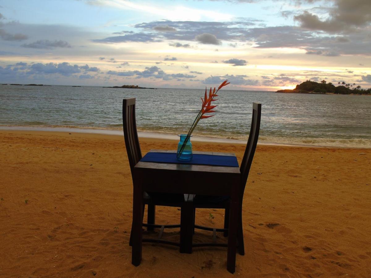 Banana Beach Unawatuna Exteriör bild